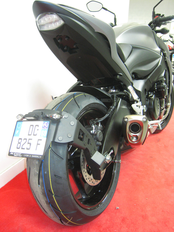 Support de plaque ACCESS DESIGN ''ras de roue'' noir Suzuki GSX-S1000 