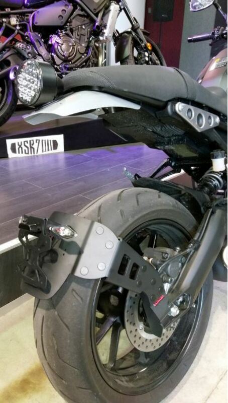 Support de plaque ACCESS DESIGN ''ras de roue'' noir Yamaha XSR900 