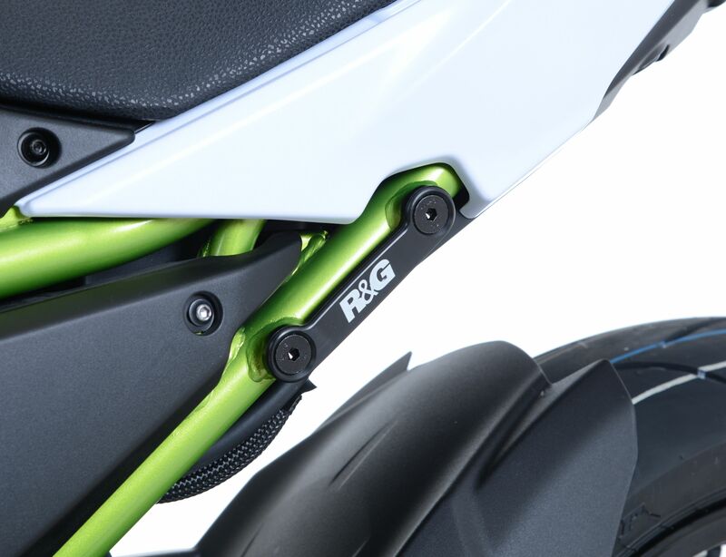 Cache orifice reposes-pieds R&G RACING noir Kawasaki Z650 