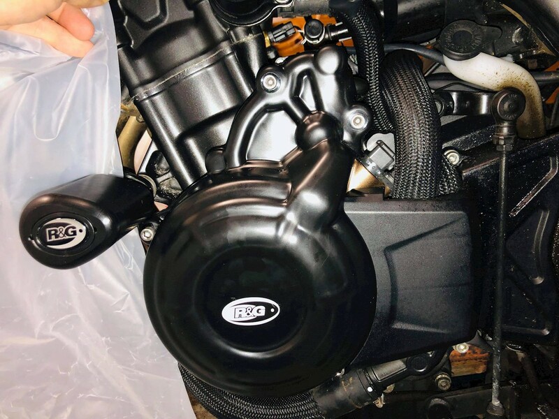 Couvre-carter gauche R&G RACING noir Honda CBR400/500 