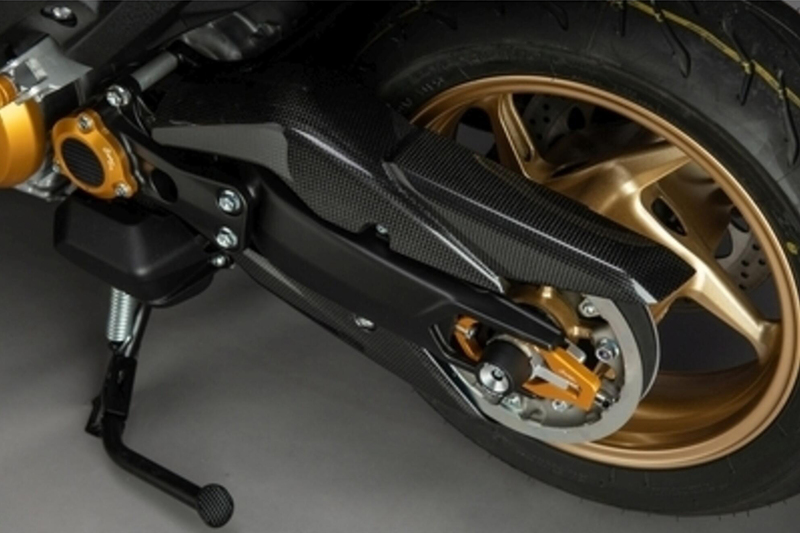 Couvre-carter LIGHTECH carbone brillant