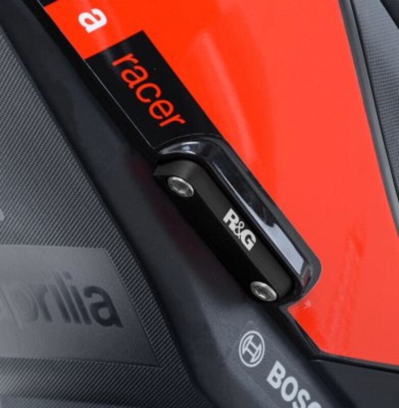 Cache orifice repose-pieds arrière gauche R&G RACING - noir Aprilia 