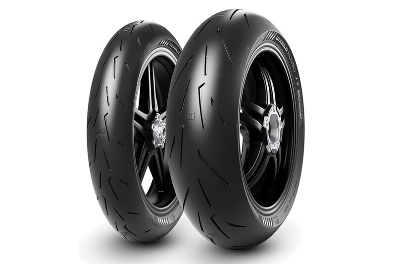 Pneu PIRELLI DIABLO ROSSO IV CORSA 200/55 ZR 17 M/C (78W) TL 